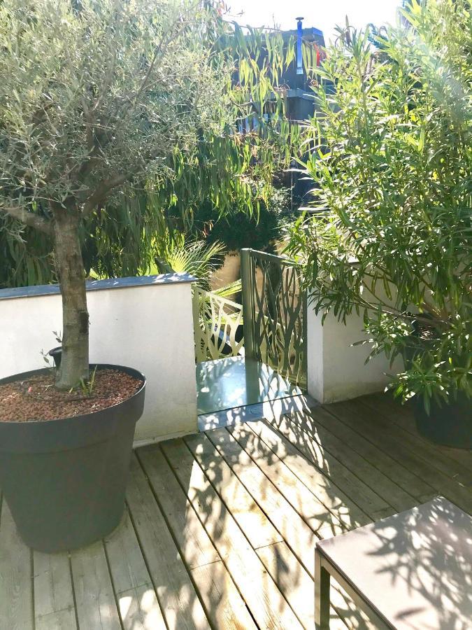 Aux Terrasses Bed & Breakfast Bordeaux Bagian luar foto